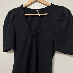 Free People Ellery Puff 3/4 Sleeve V Neck Top Size Large Black thumbnail 4