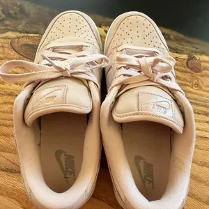 Nike Women's Sneakers Light pink Leather Low Tops thumbnail 4