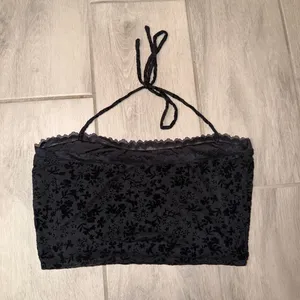 Princess Polly Black Velvet Floral Lace Halter Crop Top - Size 10 thumbnail 3