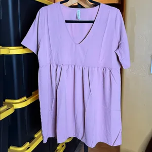 Zenana NWOT Lavender Babydoll Tunic Top Size Small V-Neck Empire Waist Oversized thumbnail 2