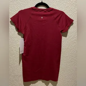Lululemon NWT Swiftly Tech Short Sleeve 2.0 Hip Length Red Size 6 thumbnail 4