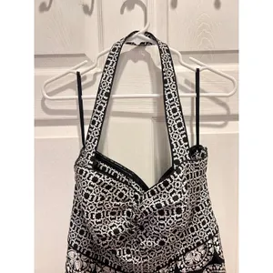 White House‎ Black Market 100% Silk Halter Dress Black White Medallion Print 14 thumbnail 4