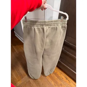 Comfrt sage green sweatpants women's large thumbnail 3