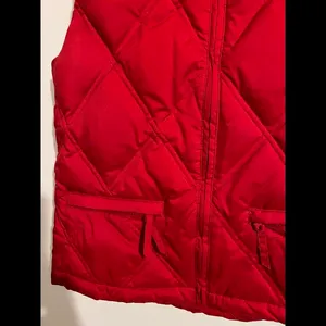 GAP Women's Red Quilted Puffer Vest - XS thumbnail 6