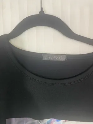 Black Cat Graphic Tee with Playful Kitten Print Size L thumbnail 3