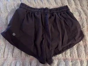 Lululemon Hotty Hot Shorts Low-Rise 2.5" thumbnail 2