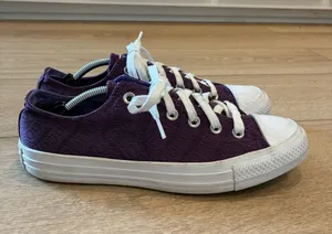 Converse Chuck Taylor Women’s Purple Lace Low Top Sneakers Size 9 thumbnail 1