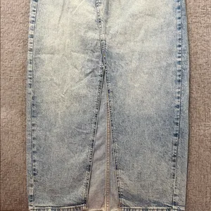 Wild Fable Light Wash Women's denim‎ skirt size 4 thumbnail 4