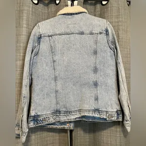 Old Navy Light Blue Denim Jacket with Cream Sherpa Collar thumbnail 4