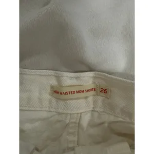 Levi's High Waisted Ripped Mom Shorts Jeans Fray Hem White Women's Size 26 thumbnail 8