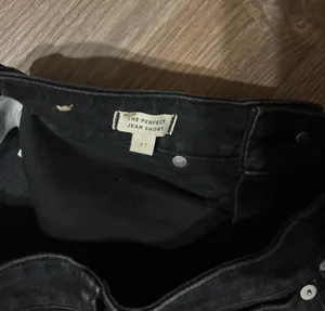 Madewell “The Perfect Jean Short” black denim raw hem woman’s size 27 NWT thumbnail 3