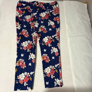 Old Navy Pixie Mid Rise Ankle Pants Floral Print Slim Tapered Measured Size 12 thumbnail 3