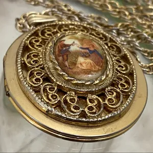 Vintage Victorian Locket Necklace thumbnail 5