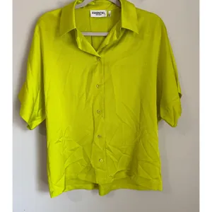Essentiel Antwerp Button Down Shirt Women M Lime Green Satin Boxy Blouse thumbnail 3