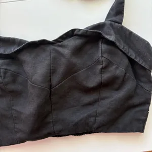 Reformation women’s size 0 Black Halter Crop‎ Top thumbnail 3