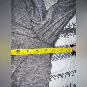 Lululemon Women's Define Pullover Color Heathered Slate Size 8 Four‎ Way Stretch thumbnail 3