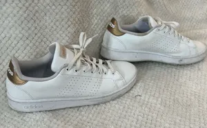 Adidas low top white and gold shoes size 11 thumbnail 1