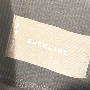 Everlane‎ Grey The Organic Cotton Quilted Short in Slate Size Small Pull On thumbnail 5