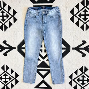 NYDJ Alina Legging Jean in Clean Affection Size 2 thumbnail 2