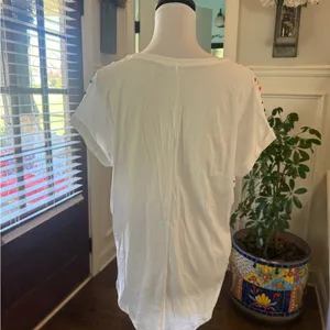 New York & Co Soho NWOT White Tee with Colorful Sequins thumbnail 2