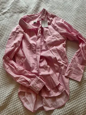 American Eagle Outfitters Button-Up thumbnail 1