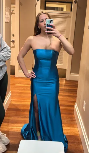 Faviana Prom Dress thumbnail 1