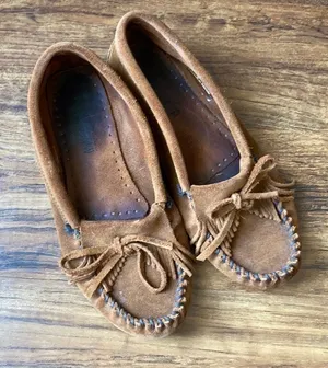 Minnetonka‎ leather moccasins size 6.5 thumbnail 1
