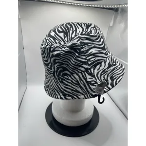 NWT Design Zebra‎ Print Bucket Hat Black White Sz S/M Safari H0171 thumbnail 2