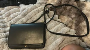 Black purse thumbnail 1