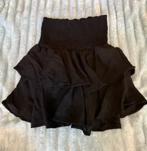 SHEIN XS black skirt high wasted thumbnail 1