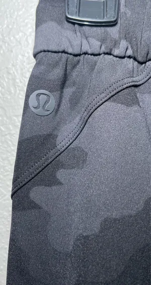 Lululemon Keep Moving Pant 7/8 High-Rise Incognito Camo Multi Grey Size 6 NWOT thumbnail 4