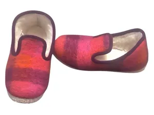 DONATED Colorful Wool Slippers Red Size 10 thumbnail 1