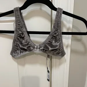 SKIMS Velvet Bra thumbnail 2
