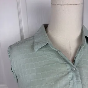 Columbia mint green sleeveless button up thumbnail 4