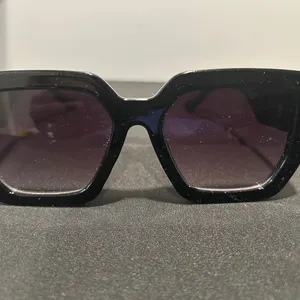Black Square Sunglasses thumbnail 8
