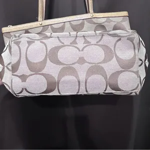 Coach 12428 Tan Signature Print Fabric Tan Patent Leather Trim Tote Bag thumbnail 3