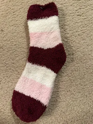 Just Be white, pink, and maroon fuzzy socks NWT one size women’s  thumbnail 3