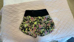 Lululemon Shorts Speed Up 4” size2 thumbnail 3