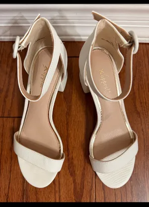 X/Appeal White pattern open toe 2 1/2” heels - Size 7.5 thumbnail 4