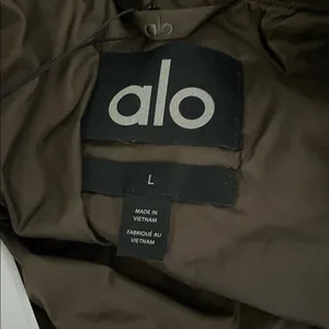 Alo Yoga NWT Socialite Shacket Button Down Pockets Expresso Size L SOLD OUT thumbnail 7