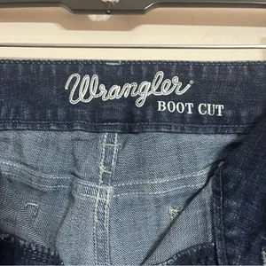 Wrangler Jeans‎ Women's 13x34 Boot Cut Denim Dark Wash Stretch Western 09MWZDO thumbnail 3