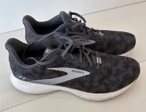 Brooks Launch 8 Women’s Running Shoes Size 12 Black Gray thumbnail 1