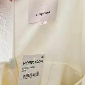 NEW Cinq à Sept Cara Tie Waist Mini Dress Size 4 Ivory‎ Bridal Satin thumbnail 4