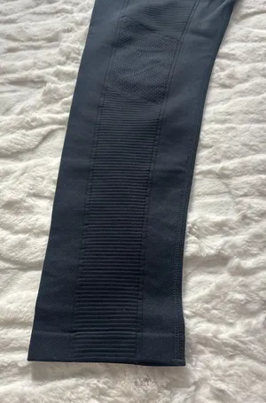 CRZ Yoga NWT Seamless Capris Size M( 8/10). thumbnail 10
