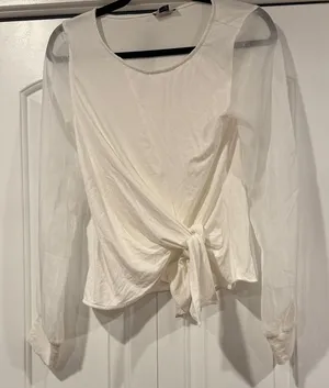 bebe chiffon sleeved Cream Tie-Front Blouse medium‎ nwt thumbnail 1