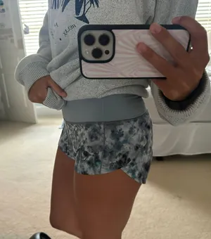 Lululemon Shorts thumbnail 2