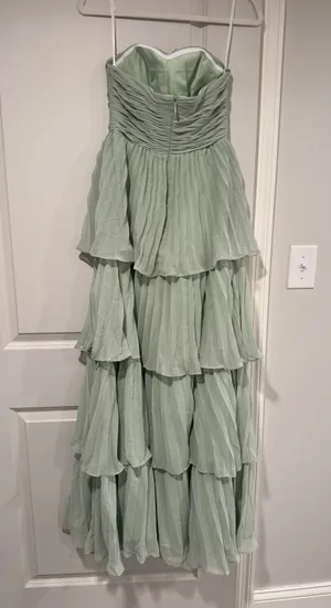 brand new prom dress thumbnail 3