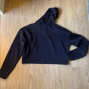 Gymshark Black Women's Cropped Hoodie thumbnail 4