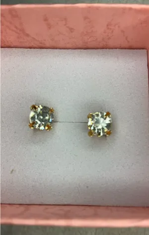 Stud earrings Gold thumbnail 3