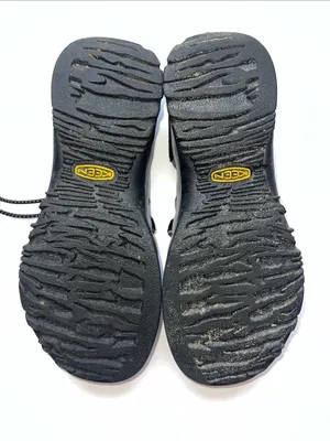 SOLD Keen Women’s Gray and Black Closed-Toe Hiking Water Sandals thumbnail 5